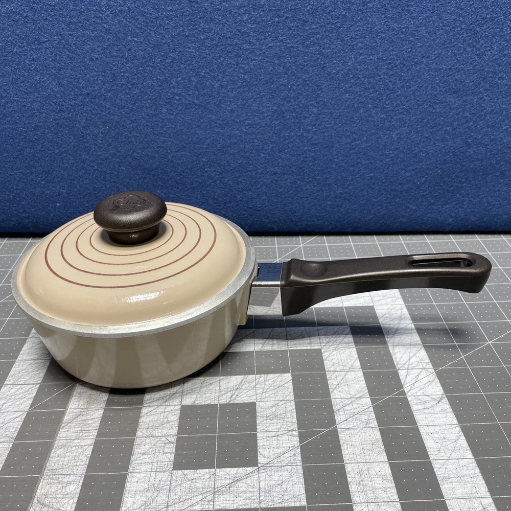 Vintage Club Aluminum 1 qt Sauce Pan with Lid Tan with Brown Stripes Rings